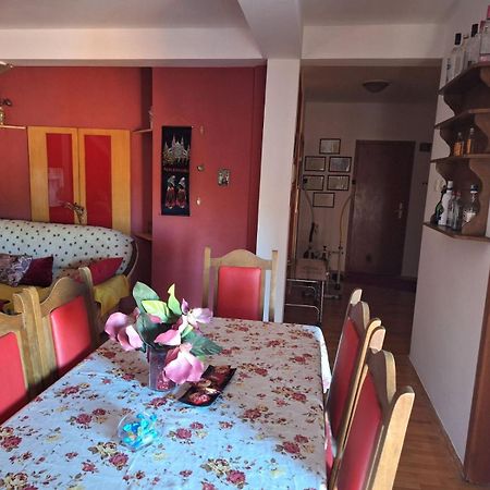 Stan Za Iznajmuvanje So Parking,Blisku Do Centar. Kumanova Dış mekan fotoğraf