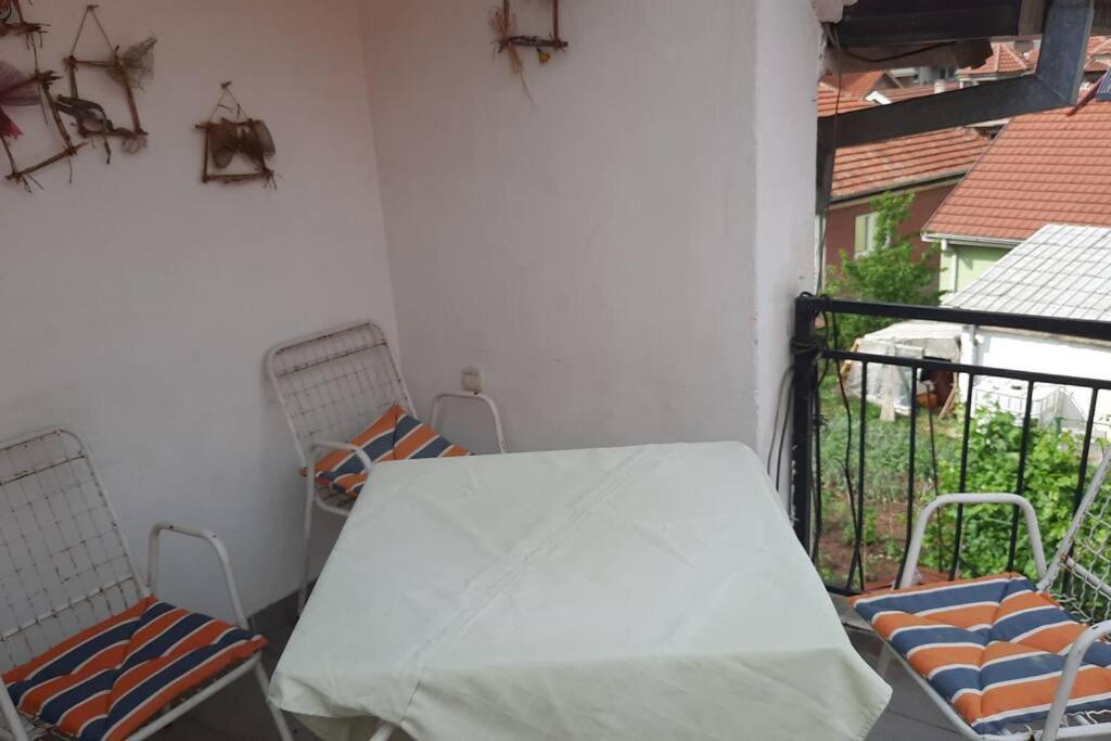 Stan Za Iznajmuvanje So Parking,Blisku Do Centar. Kumanova Dış mekan fotoğraf