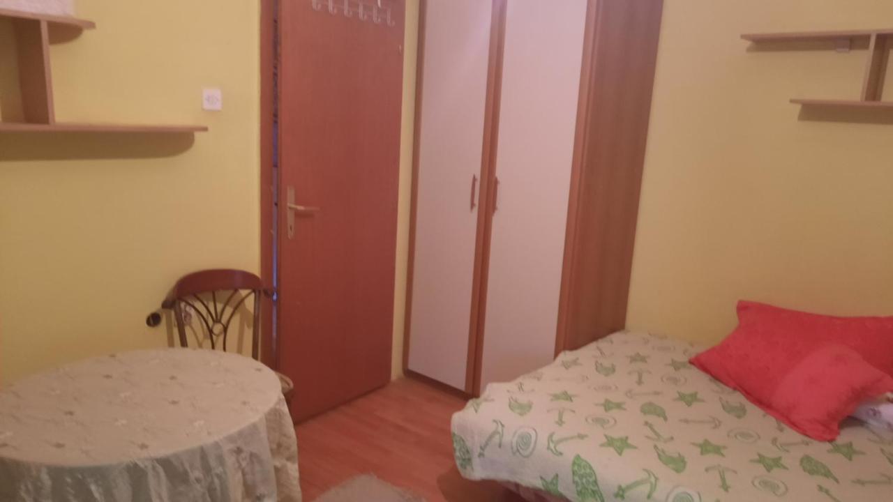 Stan Za Iznajmuvanje So Parking,Blisku Do Centar. Kumanova Dış mekan fotoğraf