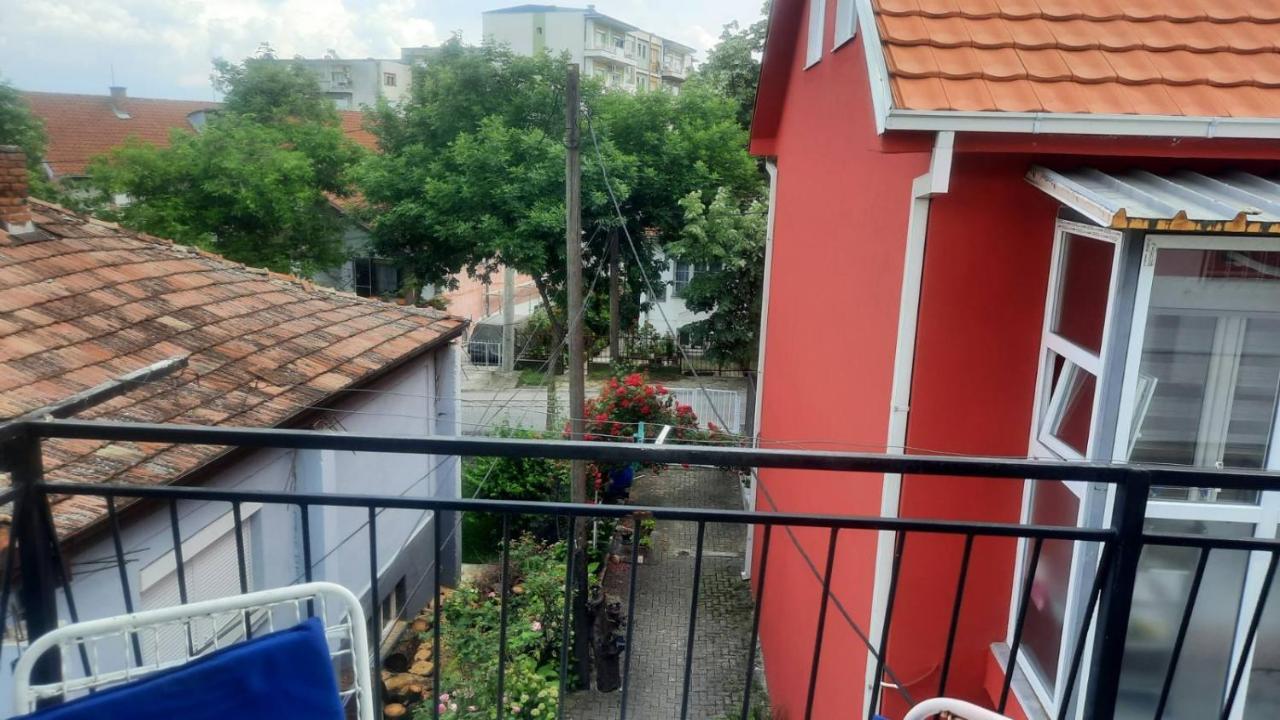 Stan Za Iznajmuvanje So Parking,Blisku Do Centar. Kumanova Dış mekan fotoğraf