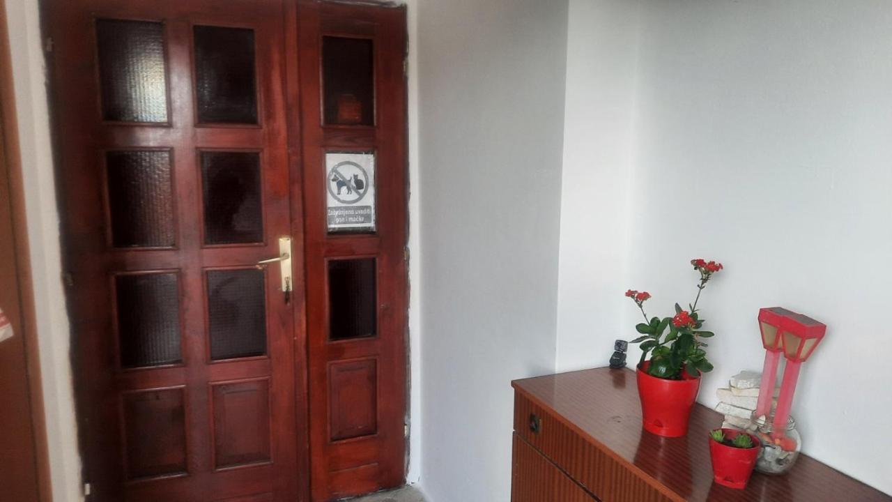 Stan Za Iznajmuvanje So Parking,Blisku Do Centar. Kumanova Dış mekan fotoğraf